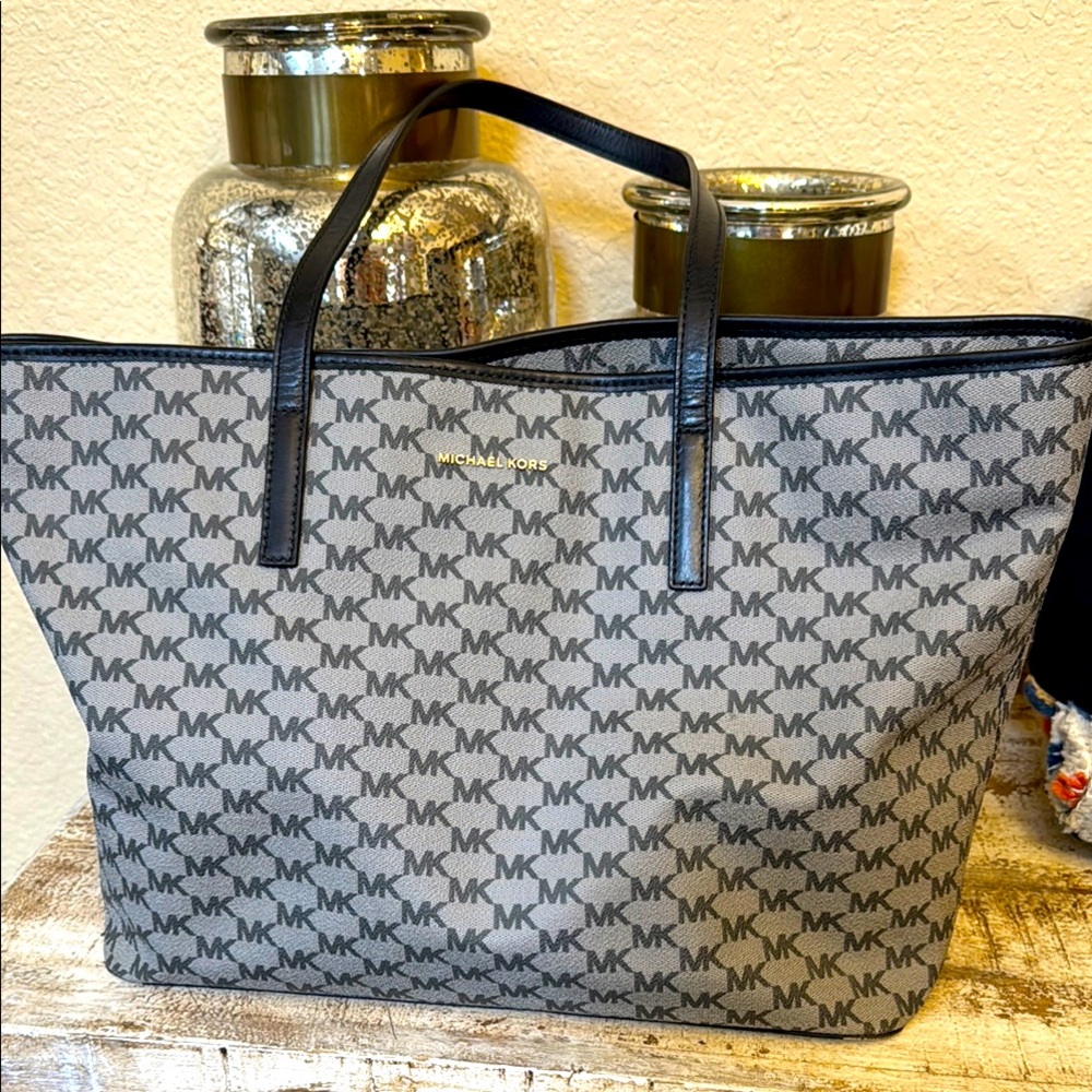 Michael Kors Black and Gray Women's Tote Bag